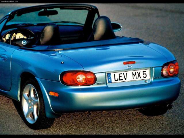 Mazda-MX5_2000_1280x960_wallpaper_23