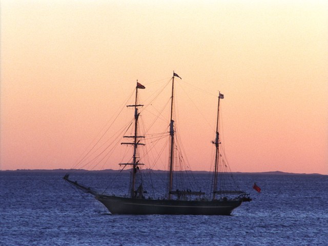 Barque Endeavour July88-12