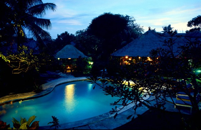 Puri Dalem nite pool B78