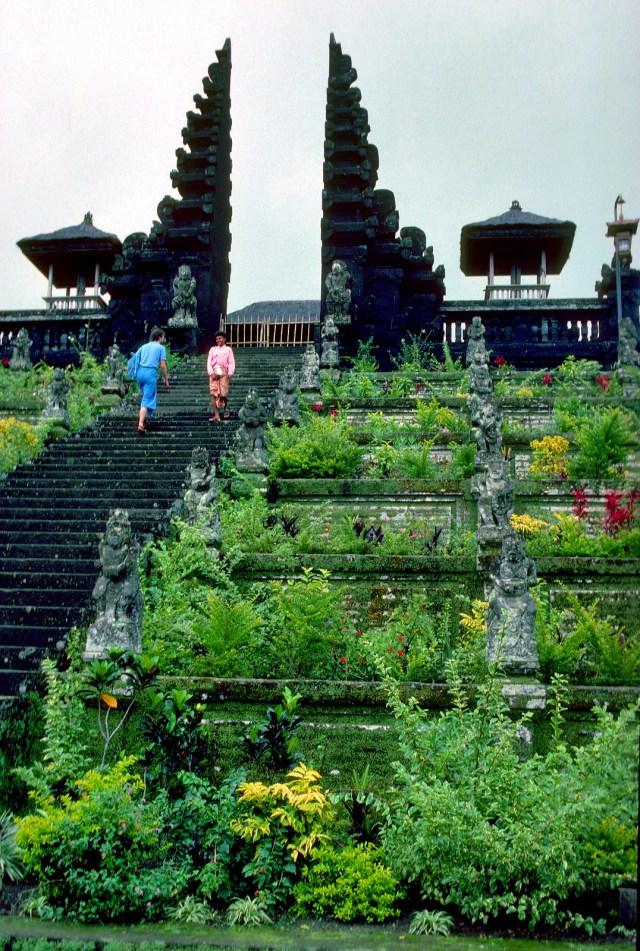 Besakih steps K465_orb