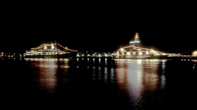 AC Freo harbour night 87A