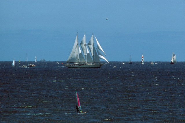 AC racing + ship Jan87C