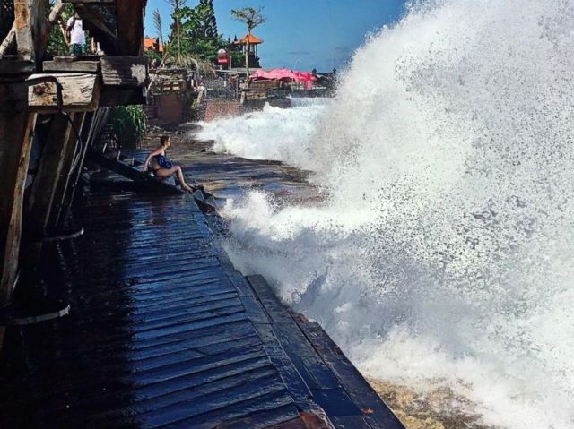 canggu_monster_wave_fb