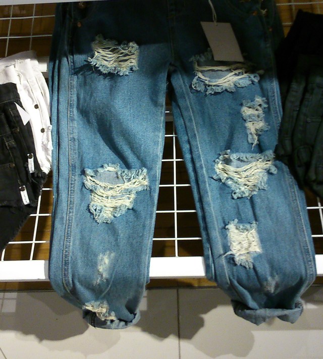 tornjeans1