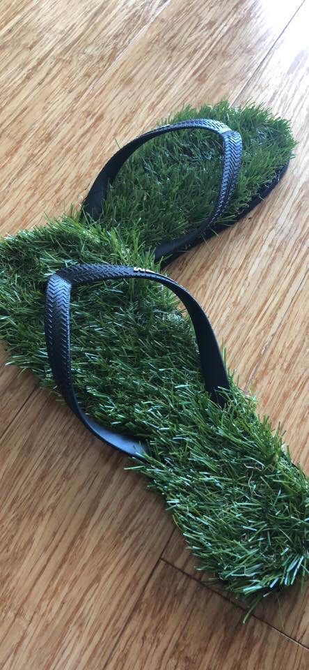 Grassy thongs