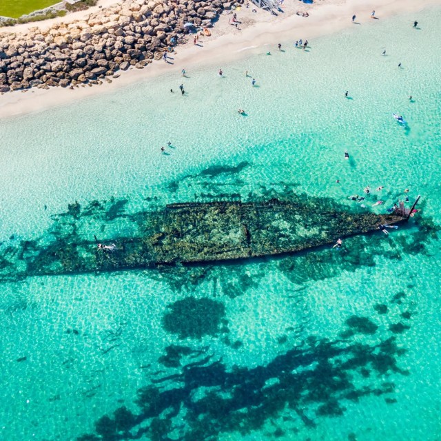 LIKE4271_Omeo_Shipwreck